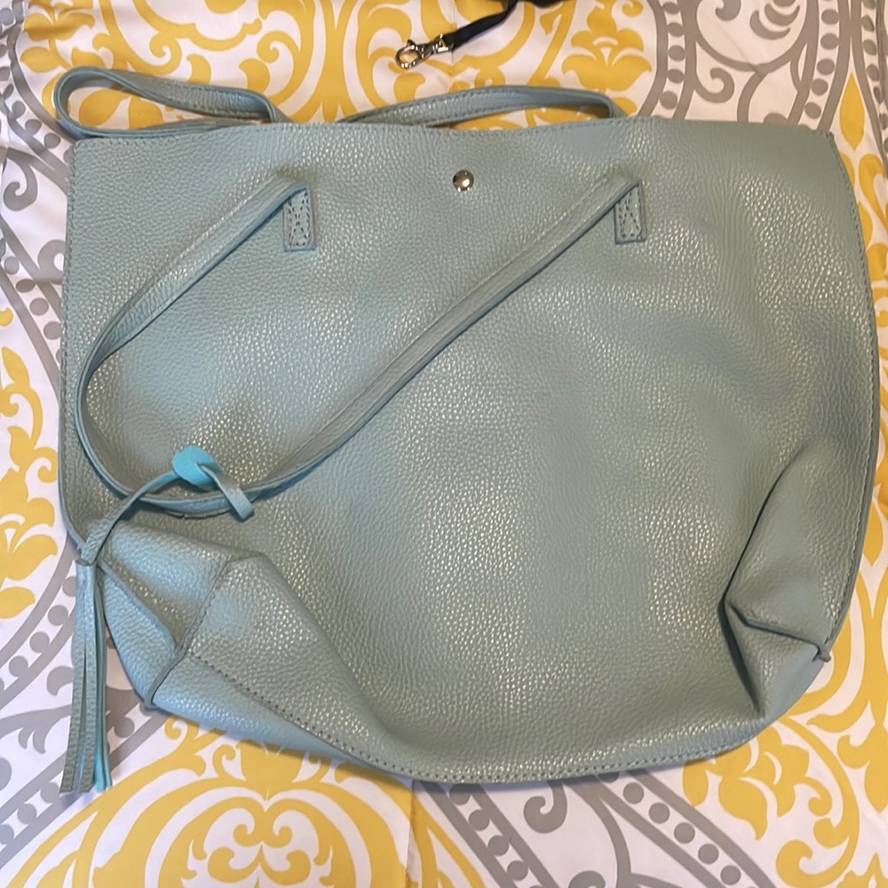 Blue shoulder tote
